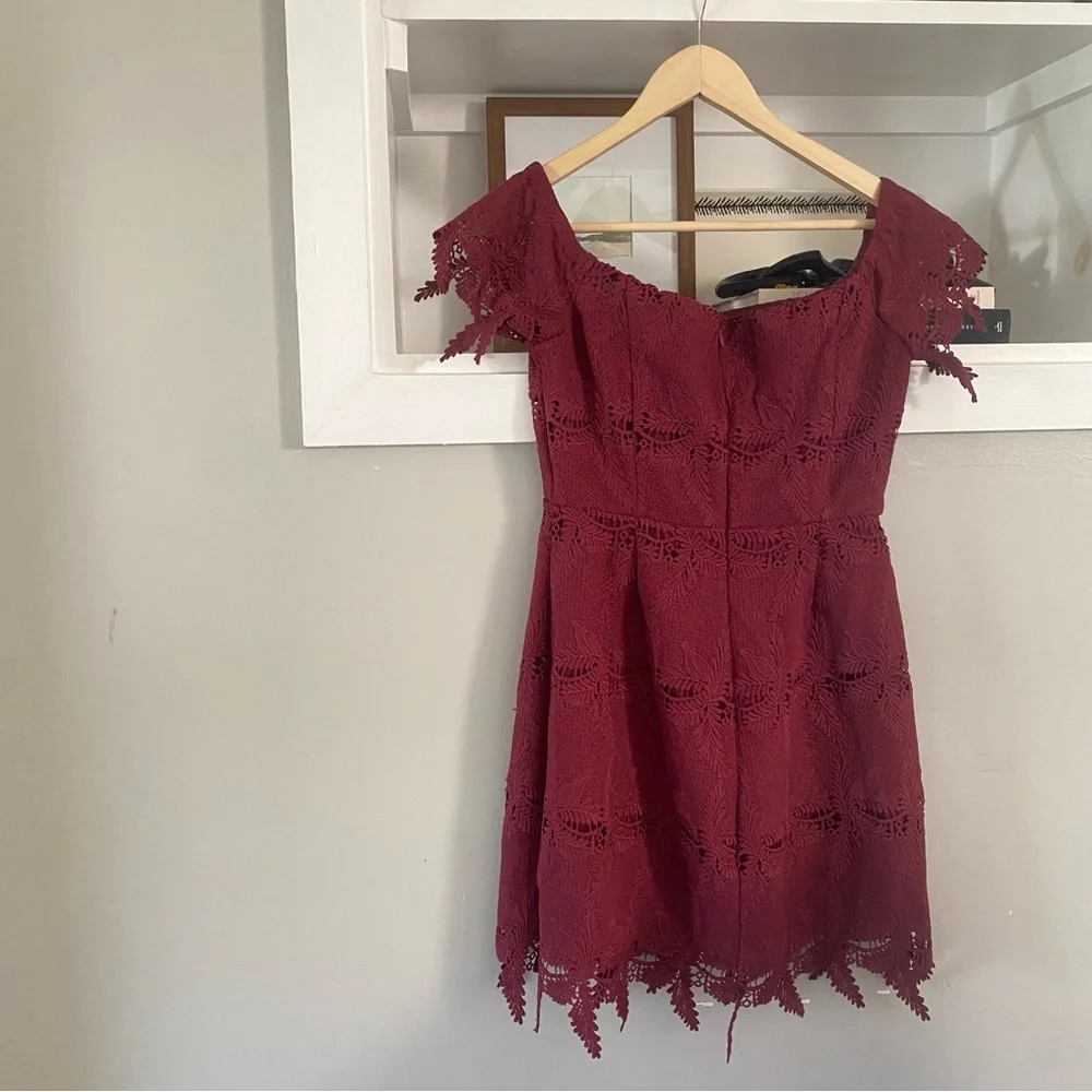 • astr valentina off the shoulder lace dress • - Picture 5 of 9
